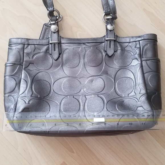Vintage Coach Leather purse - metallic grey - Picture 12 of 12